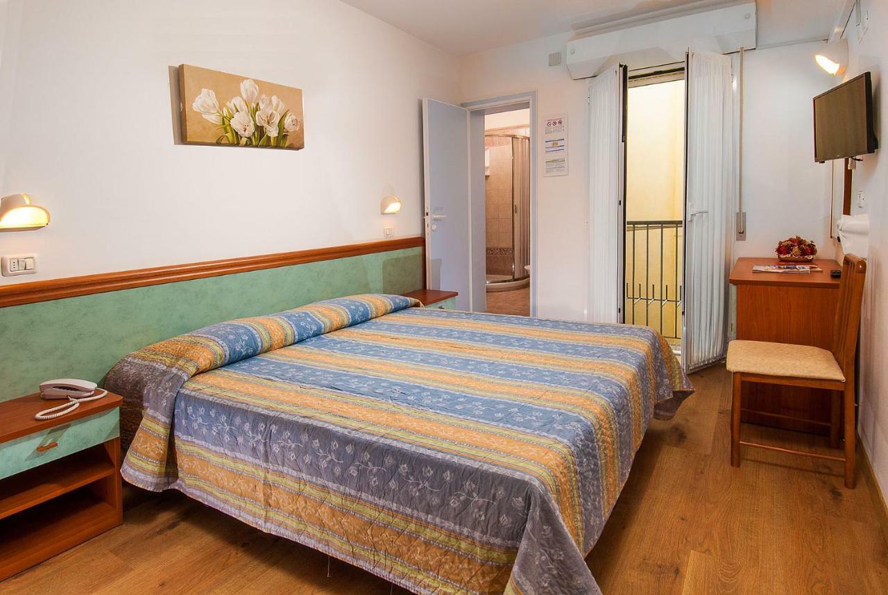 Hotel Alba Serena Misano Adriatico Zewnętrze zdjęcie